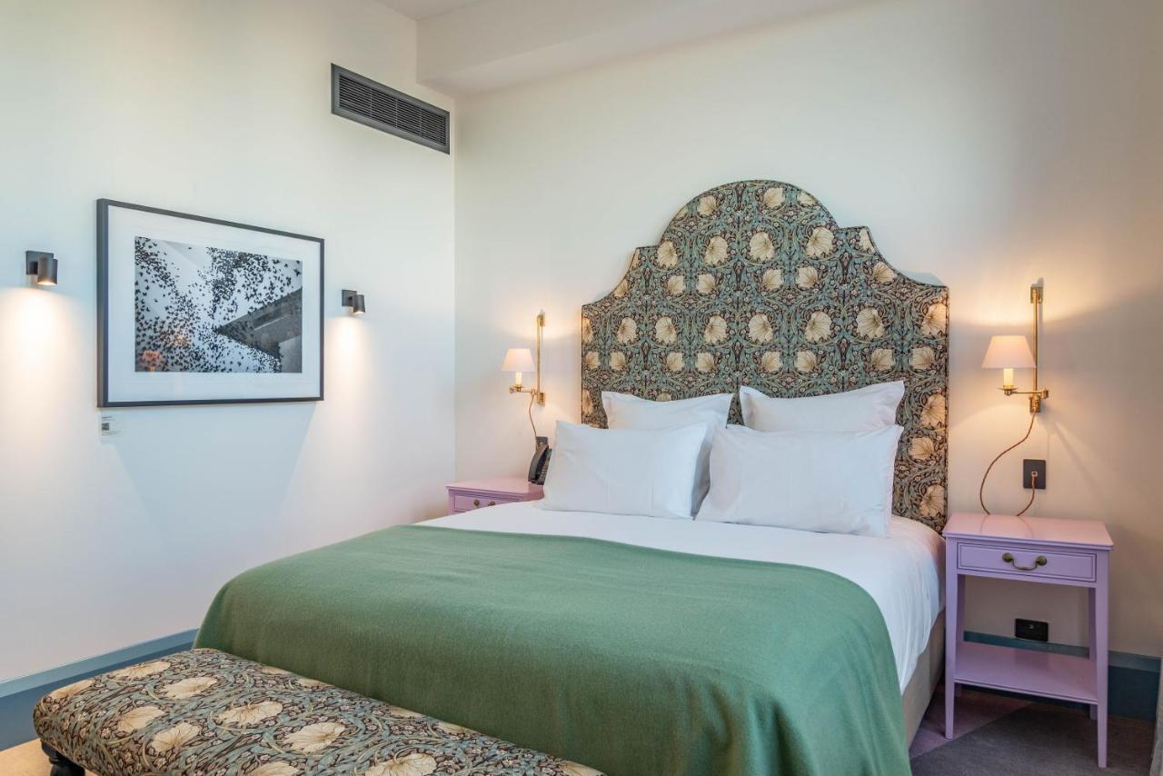 The Observatory Hotel Christchurch Exterior photo A room at the hotel